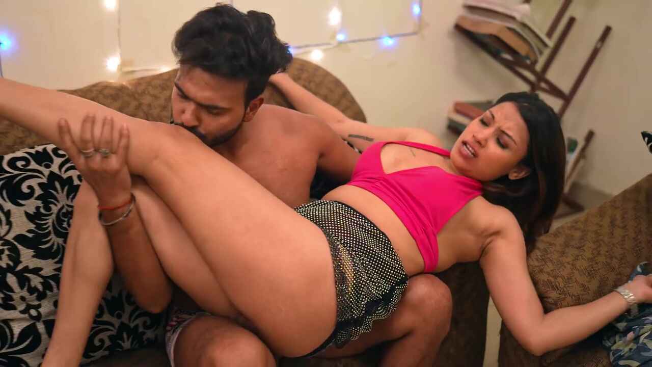 Couple Party Episode 2 Bigshots Hindi XXX Web Series